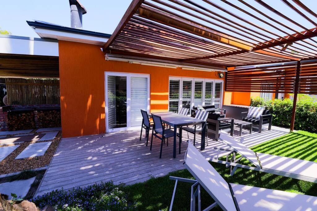 Garten Wohnung Mit Pool, 2 Schlafzimmer เคปทาวน์ ภายนอก รูปภาพ