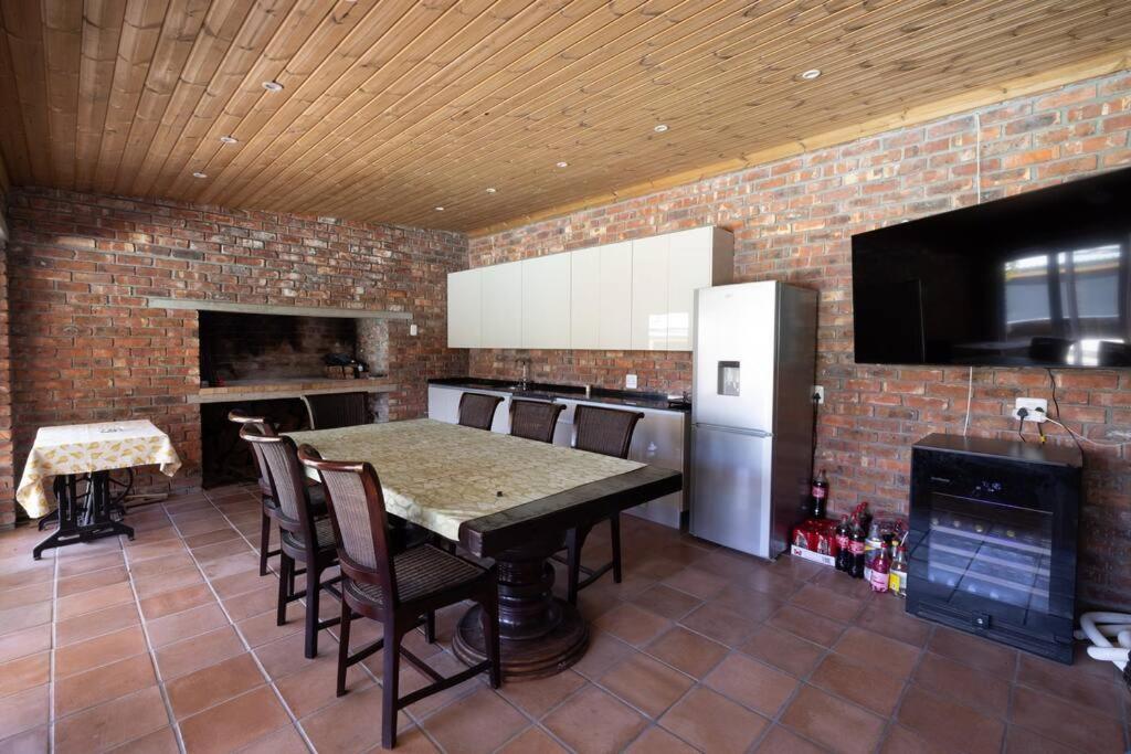 Garten Wohnung Mit Pool, 2 Schlafzimmer เคปทาวน์ ภายนอก รูปภาพ